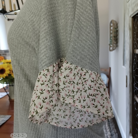 NWOT WOMENS GRAY boutique top #F05 - Picture 3 of 9